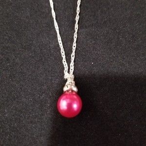 NWT Paparazzi Dark Pink Faux Dainty Pearl Pendant Necklace